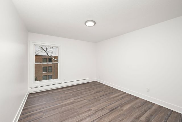 2800 Hamline Avenue N 332, Roseville, MN 55113