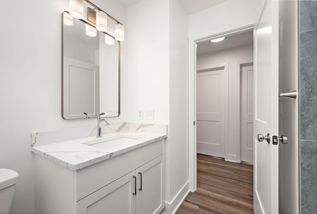 2800 Hamline Avenue N 332, Roseville, MN 55113