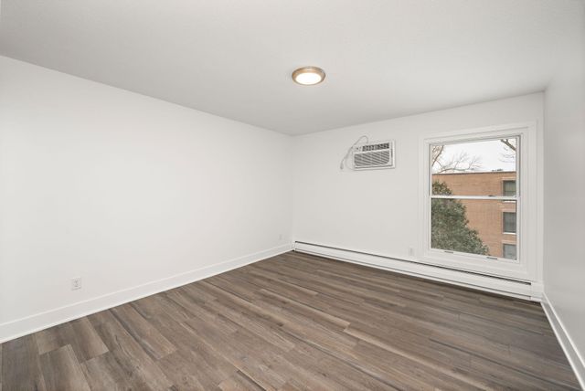 2800 Hamline Avenue N 332, Roseville, MN 55113