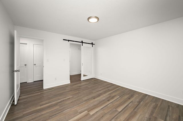 2800 Hamline Avenue N 332, Roseville, MN 55113