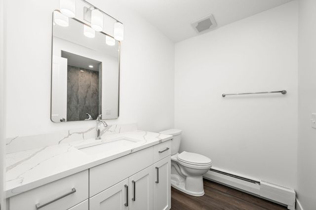 2800 Hamline Avenue N 332, Roseville, MN 55113