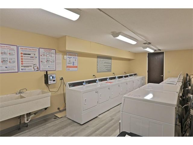 2800 Hamline Avenue N 332, Roseville, MN 55113