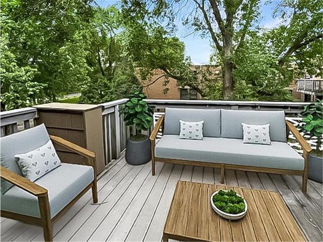 2800 Hamline Avenue N 332, Roseville, MN 55113