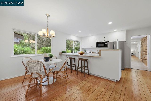 3927 Woodside Ct, Lafayette, CA 94549