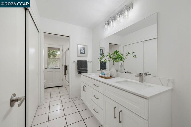 3927 Woodside Ct, Lafayette, CA 94549