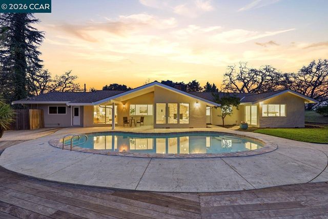 3927 Woodside Ct, Lafayette, CA 94549