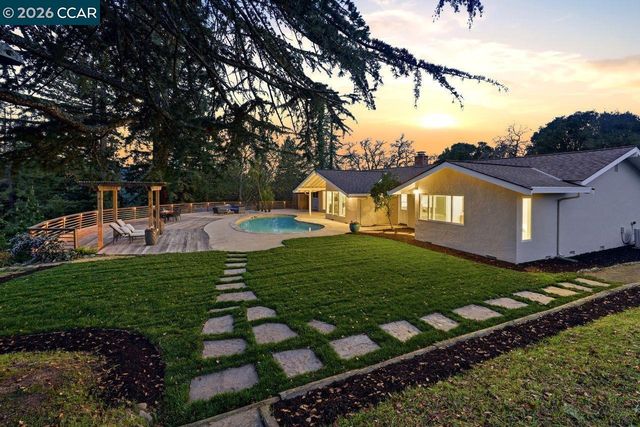 3927 Woodside Ct, Lafayette, CA 94549