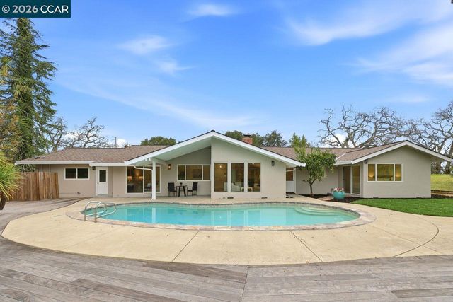 3927 Woodside Ct, Lafayette, CA 94549