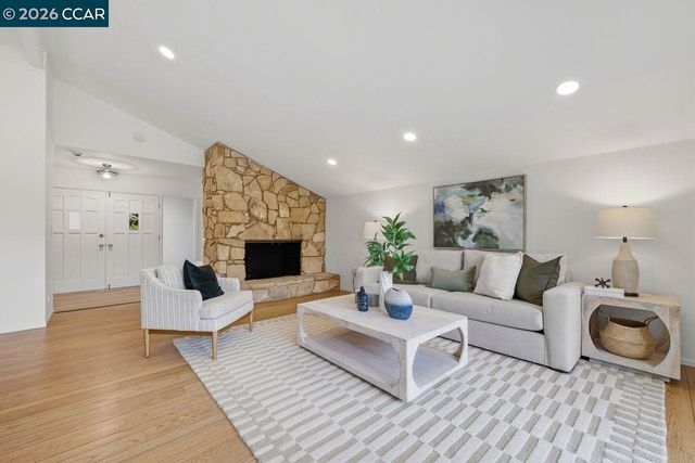 3927 Woodside Ct, Lafayette, CA 94549