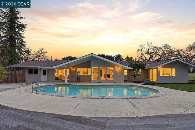 3927 Woodside Ct, Lafayette, CA 94549