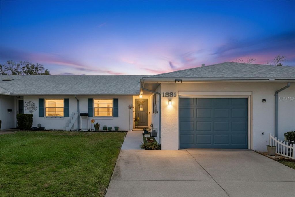 Image 1 of property listing at 1581 OAKVIEW CIRCLE SE, Winter Haven, FL 33880