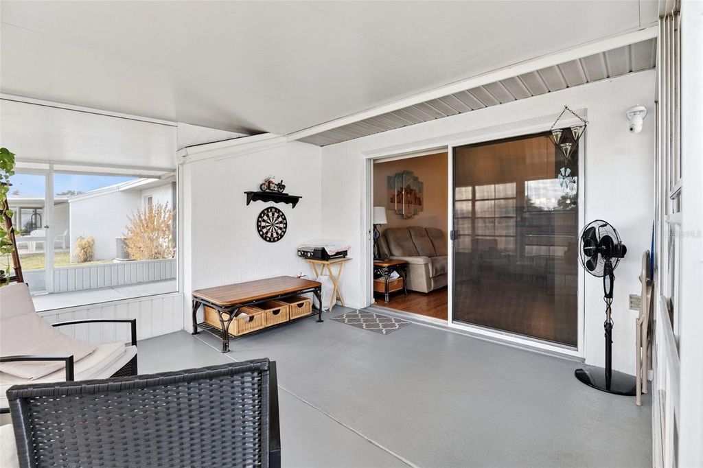 Image 17 of property listing at 1581 OAKVIEW CIRCLE SE, Winter Haven, FL 33880