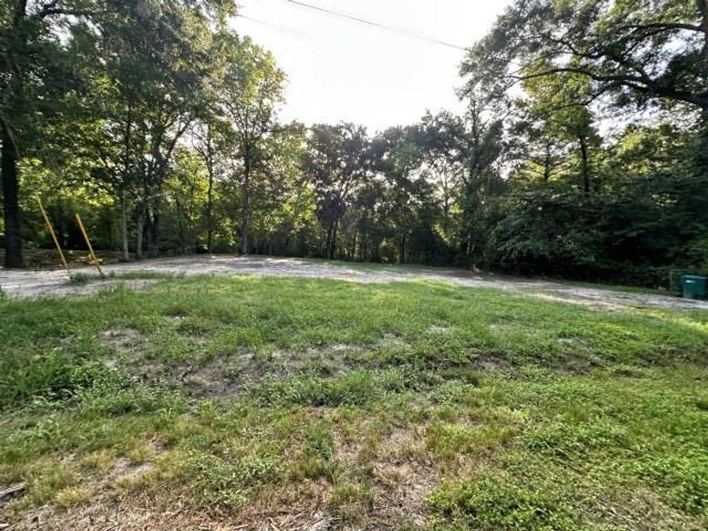 48 Tejas Drive, Huntsville, TX 77320