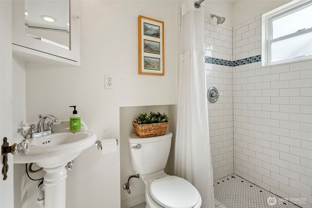 3324 N 28th Street, Tacoma, WA 98407