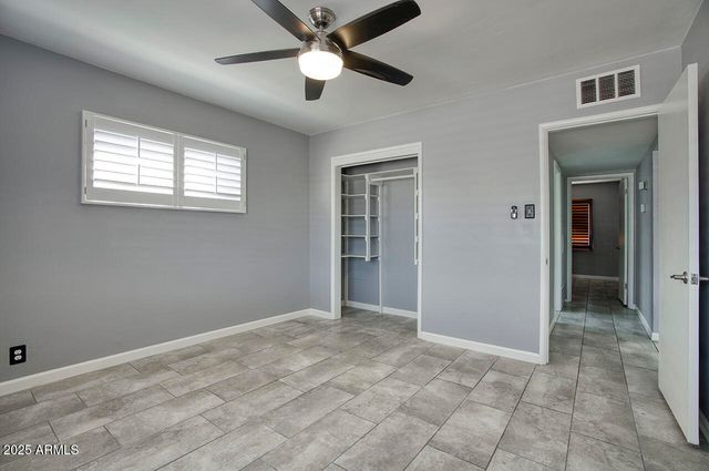 2035 W DENTON Lane, Phoenix, AZ 85015