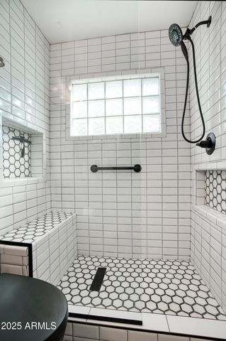 2035 W DENTON Lane, Phoenix, AZ 85015