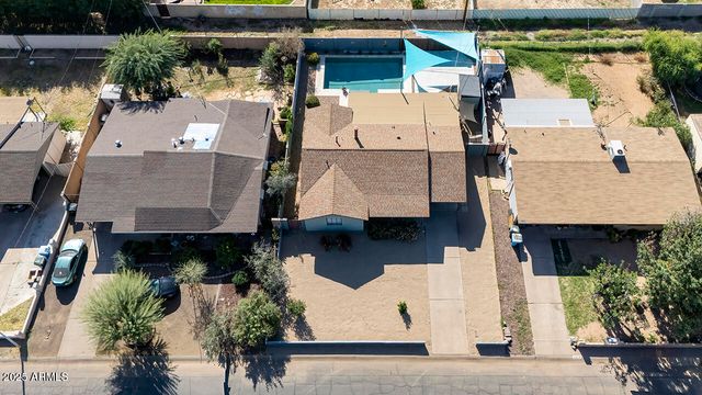 2035 W DENTON Lane, Phoenix, AZ 85015