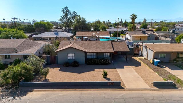 2035 W DENTON Lane, Phoenix, AZ 85015