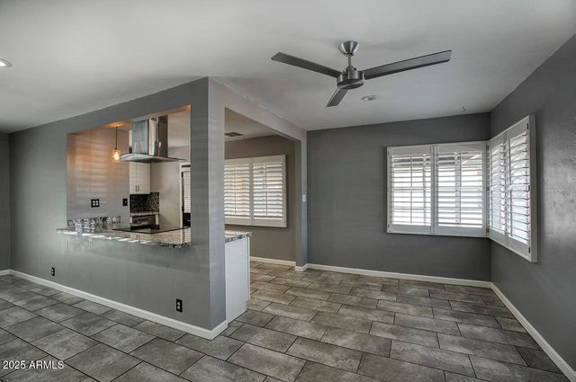 2035 W DENTON Lane, Phoenix, AZ 85015