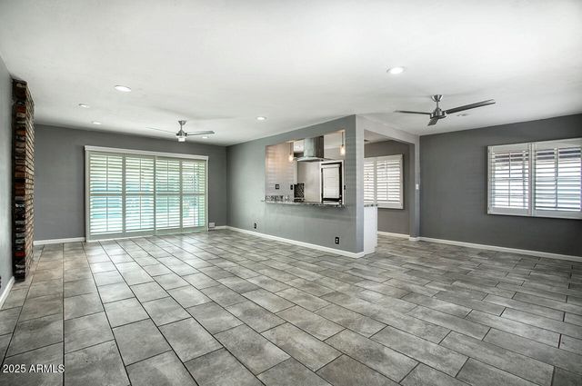 2035 W DENTON Lane, Phoenix, AZ 85015