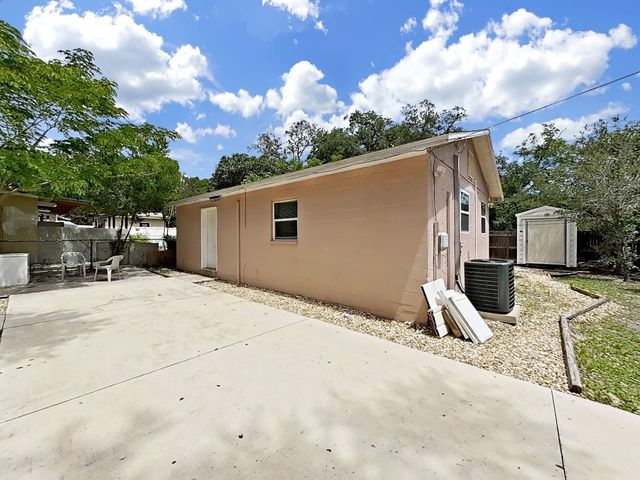 1514 E NORTH BAY STREET, Tampa, FL 33610