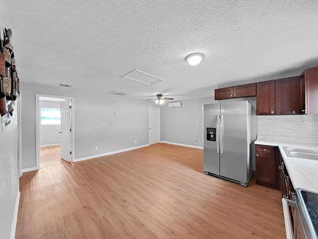 1514 E NORTH BAY STREET, Tampa, FL 33610