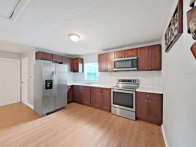 1514 E NORTH BAY STREET, Tampa, FL 33610