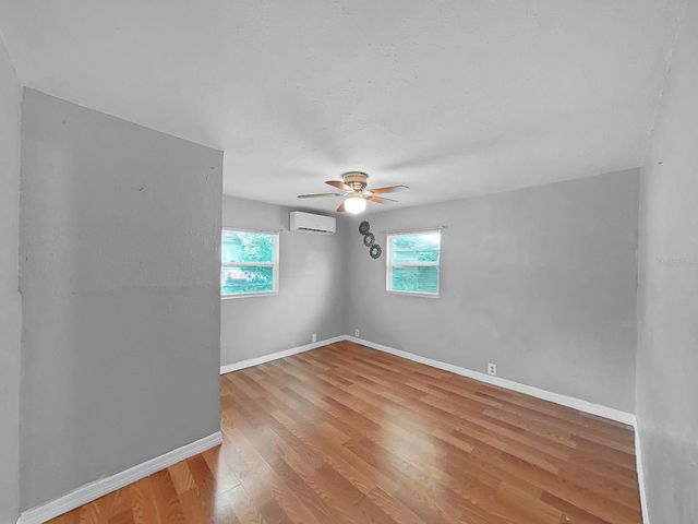 1514 E NORTH BAY STREET, Tampa, FL 33610