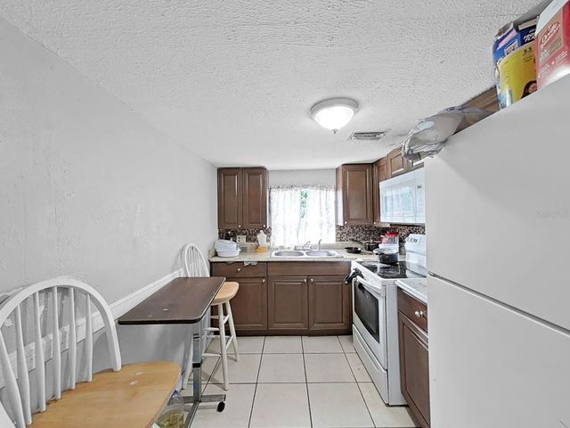1514 E NORTH BAY STREET, Tampa, FL 33610