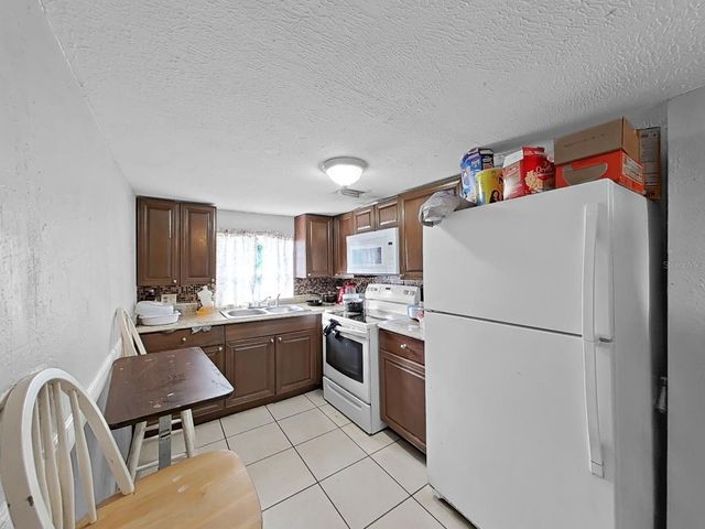 1514 E NORTH BAY STREET, Tampa, FL 33610