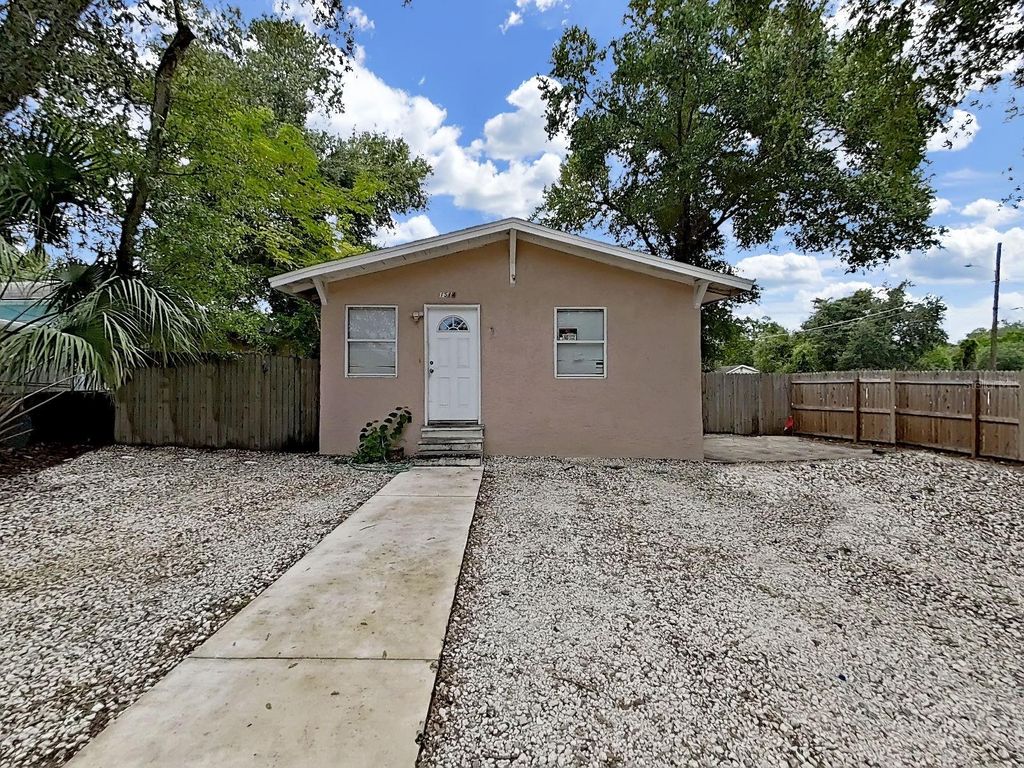 1514 E NORTH BAY STREET, Tampa, FL 33610