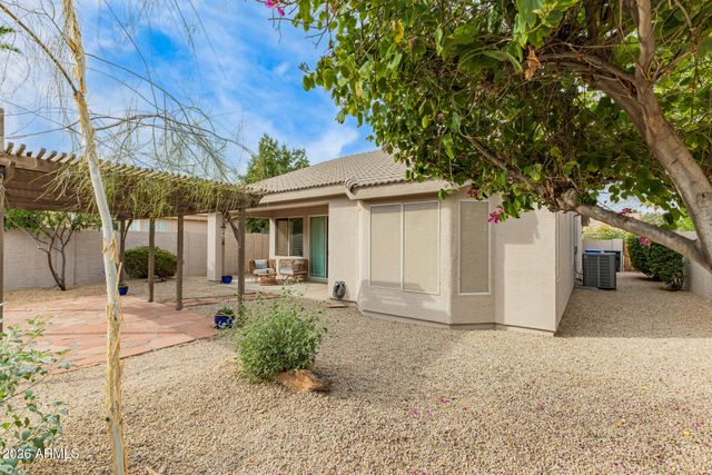 1461 W ARMSTRONG Way, Chandler, AZ 85286