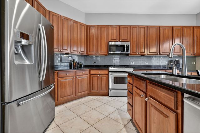 2072 Inverness Drive, Vernon Hills, IL 60061