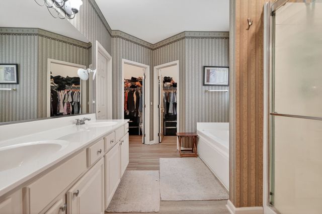 2072 Inverness Drive, Vernon Hills, IL 60061