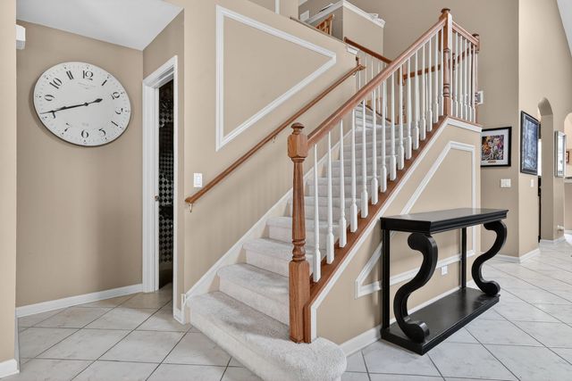 2072 Inverness Drive, Vernon Hills, IL 60061