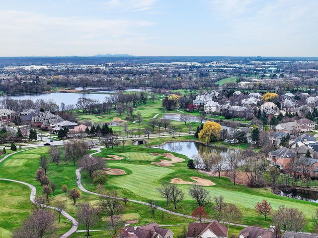 2072 Inverness Drive, Vernon Hills, IL 60061