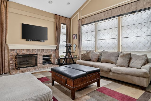 2072 Inverness Drive, Vernon Hills, IL 60061