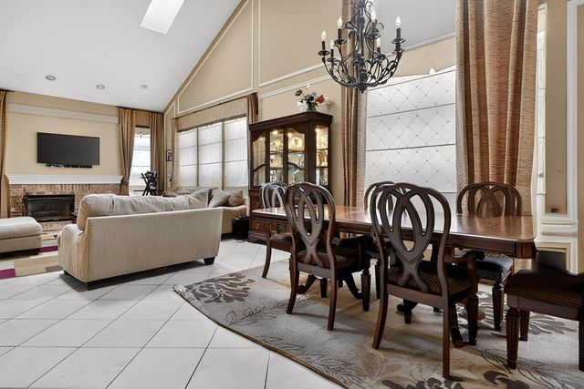 2072 Inverness Drive, Vernon Hills, IL 60061