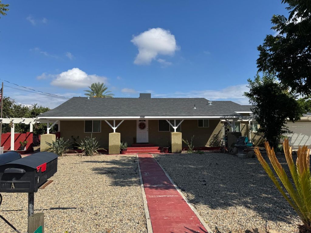 3280 Mccall Ave, Selma, CA 93662