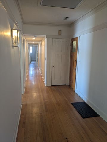 103 E 1st Street 2n, Elmhurst, IL 60126