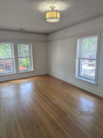103 E 1st Street 2n, Elmhurst, IL 60126
