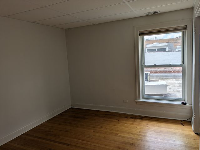 103 E 1st Street 2n, Elmhurst, IL 60126