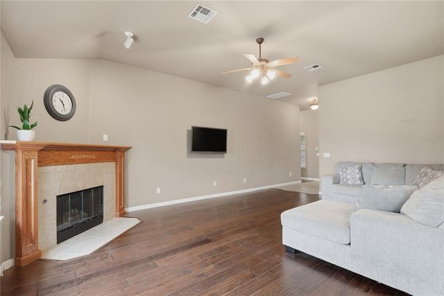21969 Homesteaders Place, Edmond, OK 73012