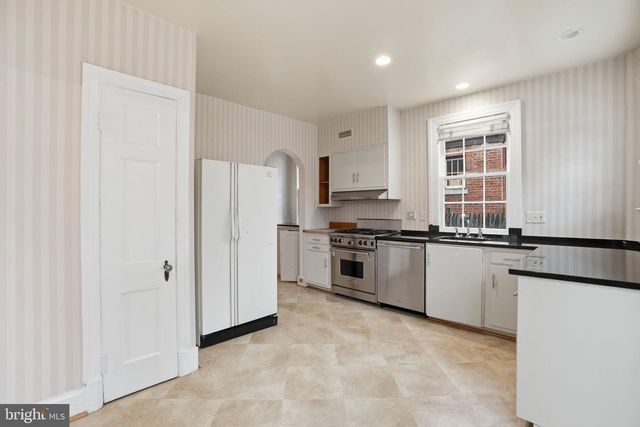 6117 WESTERN AVE NW, Washington, DC 20015