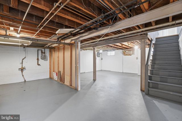 6117 WESTERN AVE NW, Washington, DC 20015