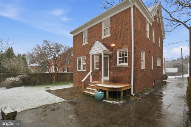 6117 WESTERN AVE NW, Washington, DC 20015