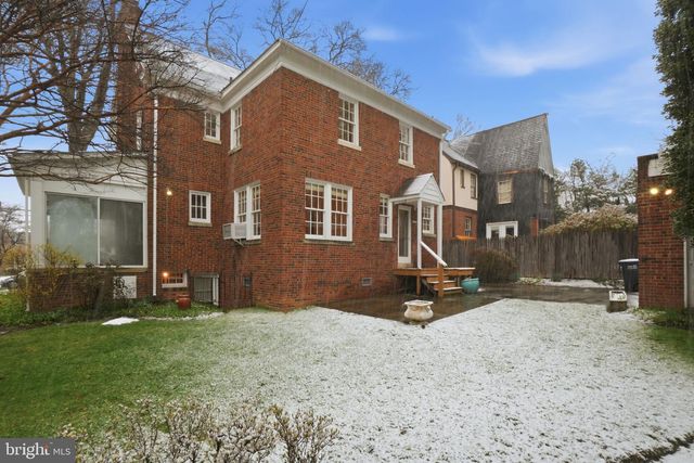 6117 WESTERN AVE NW, Washington, DC 20015