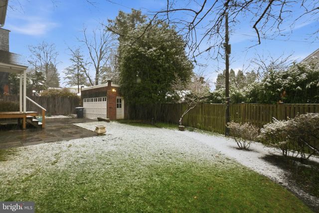 6117 WESTERN AVE NW, Washington, DC 20015