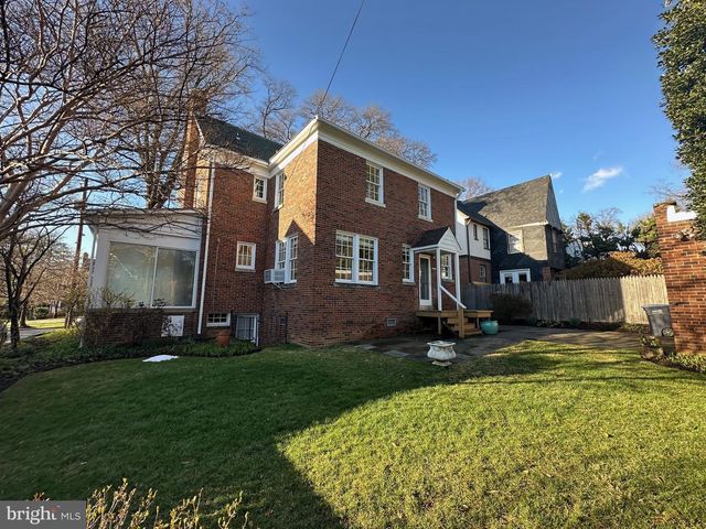 6117 WESTERN AVE NW, Washington, DC 20015