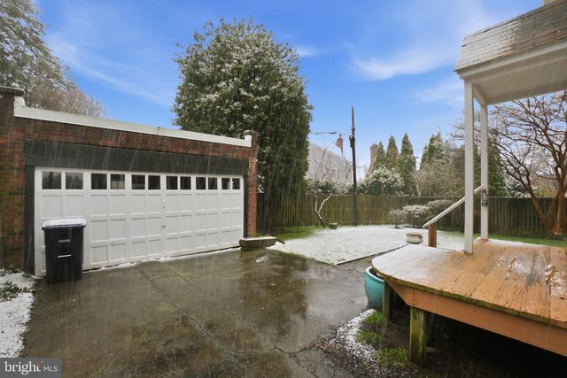 6117 WESTERN AVE NW, Washington, DC 20015